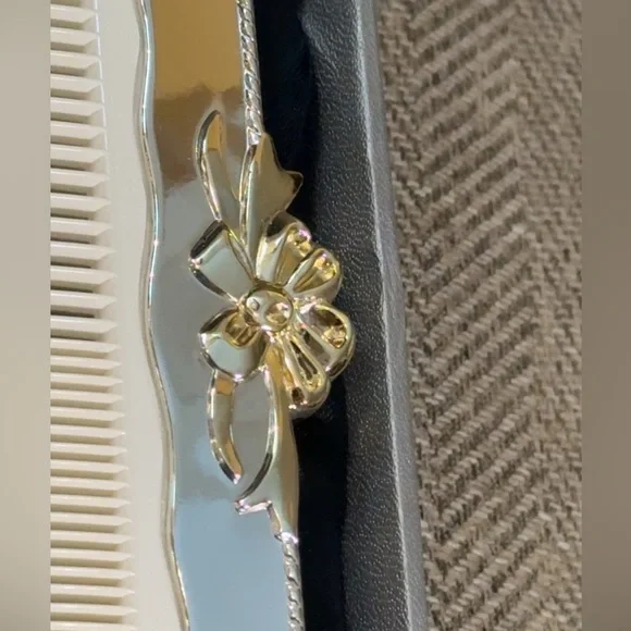 NWT Oneida Elegant ROPES & BOWS Silverplate 3pc dresser Grooming Accessories Set - Picture 4 of 12